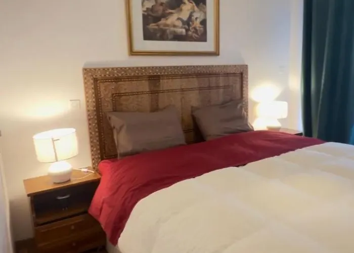 Maria Louiza Apartment Near Center