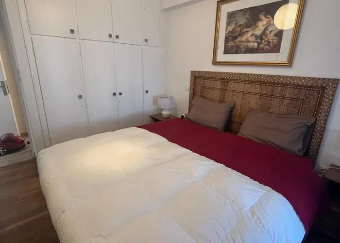 Maria Louiza Apartment Near Center