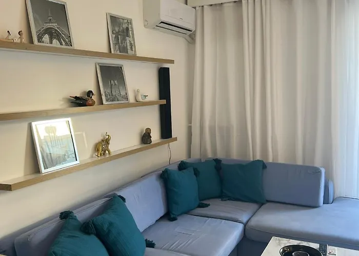 Maria Louiza Apartment Near Center